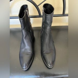 Super fun leather Ankle Boots